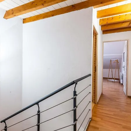 Maison Spacieuse - Proche Lac & Montagnes - Garage بيت للعطل *