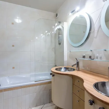 Maison Spacieuse - Proche Lac & Montagnes - Garage بيت للعطل دوفاين