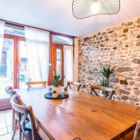 Maison Spacieuse - Proche Lac & Montagnes - Garage بيت للعطل *