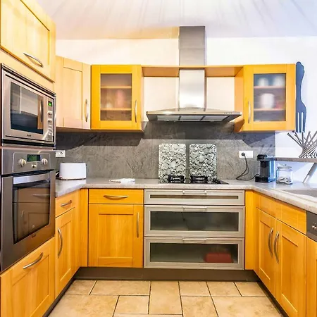 بيت للعطل Maison Spacieuse - Proche Lac & Montagnes - Garage
